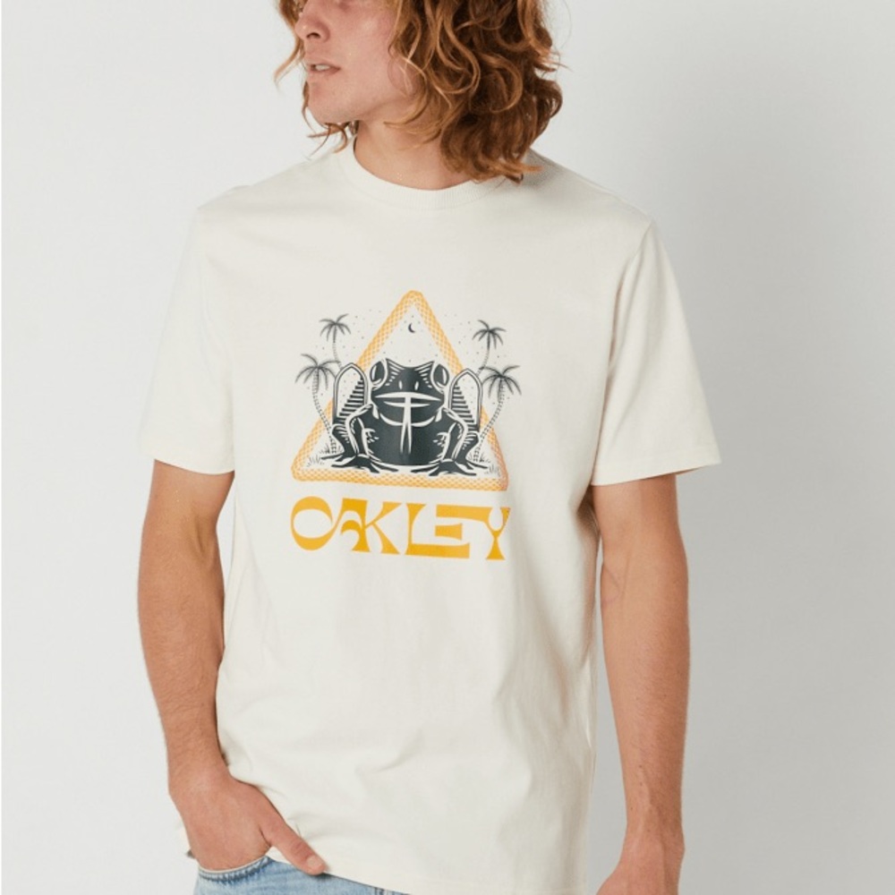 🆒 Oakley Men’s Cream Short-Sleeve Tee with Yellow Logo Graphic